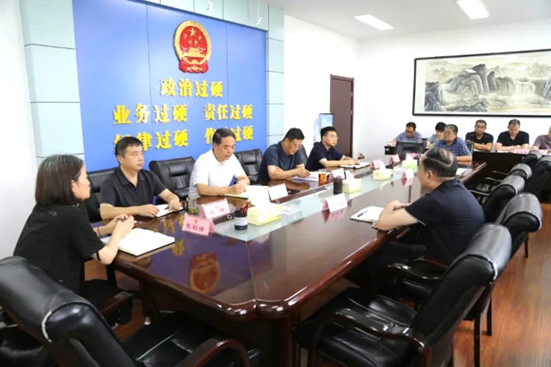 渭南市检察院召开党组（扩大）会议传达学习全省检察长研讨班精神。