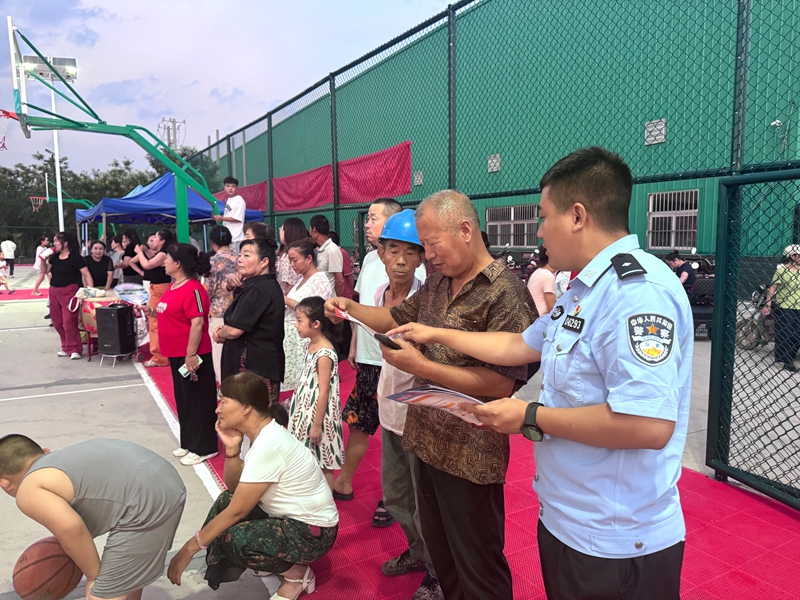 澄城公安深入赛场开展反诈及防溺水安全宣传。