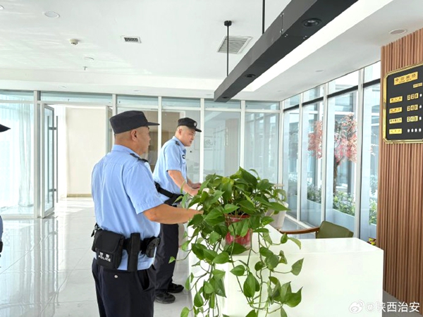 富平公安对辖区服务区酒店开展全面检查。