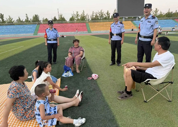 大荔公安东关派出所平安守护进行时。