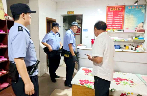 韩城公安开展治安大清查.