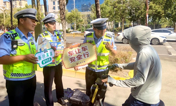 大荔交警