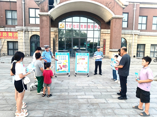 韩城公安交警积极开展全国残疾预防日交通安全宣传活动。