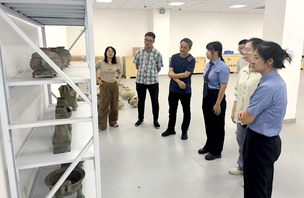 韩城检察院联合公安机关开展涉案文物调研。