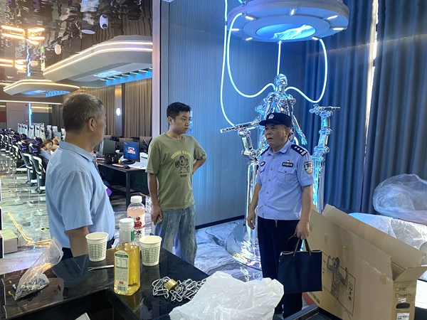 临渭公安分局杜桥派出所开展反诈宣传。