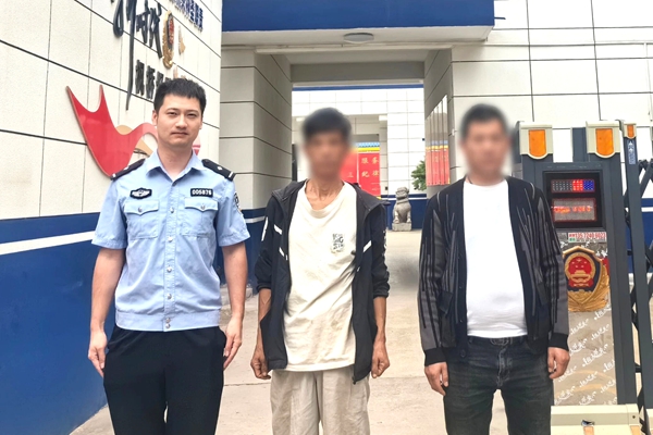 抖音刷到“熟悉身影”，民警跨百里山路助兄弟团圆。