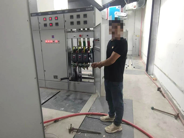 澄城公安庄头派出所破获工地铜电缆盗窃案。