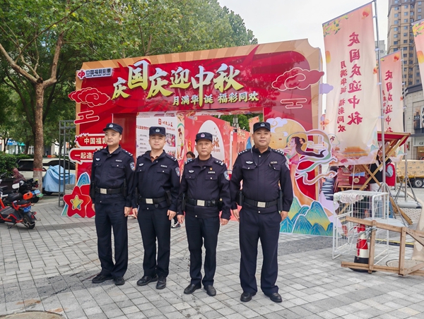 临渭公安分局开展节日期间巡查宣防。 临渭公安分局开展节日期间巡查宣防。