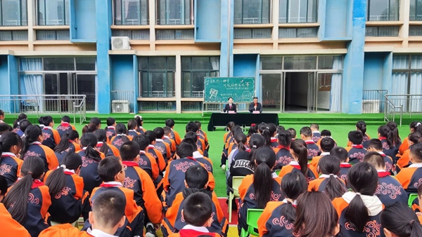 潼关法院法治副校长进校园开展预防校园欺凌专题授课。