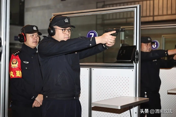 高新公安分局组织开展2025年度公务用枪实弹射击考核活动。