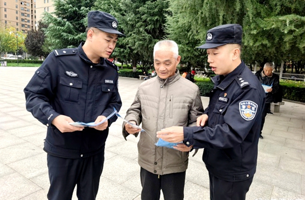 合阳公安开展反诈宣传活动。