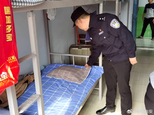 韩城公安西庄派出所民警深入西庄高中开展宿舍安全专项检查。