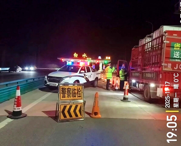 高速交警组织开展酒醉驾查处和摩托车及六类重点交通违法集中整治行动。