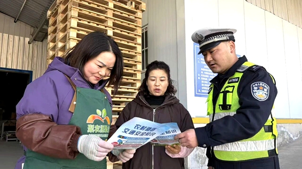 白水公安交警扎实开展酒醉驾及摩托车、低速货车交通违法整治行动。 白水公安交警扎实开展酒醉驾及摩托车、低速货车交通违法整治行动。