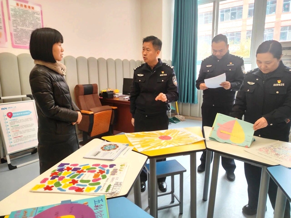 临渭公安环北路派出所开展“法治护航成长”系列宣传教育活动。