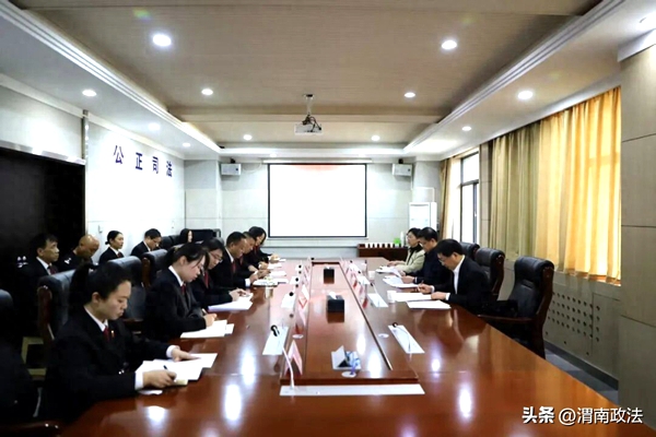 渭南中院党组书记、代院长赵进轩深入潼关县法院调研。