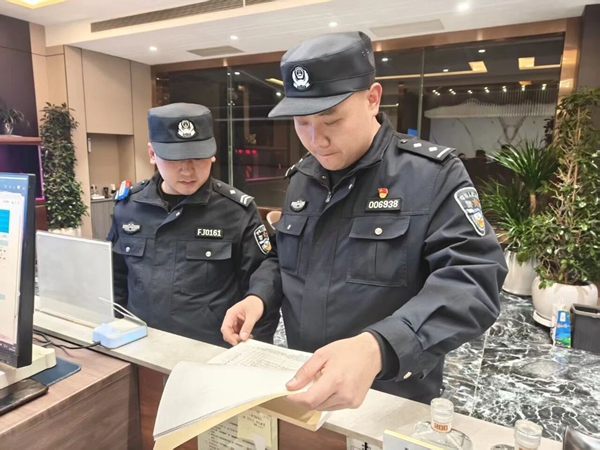 白水县公安局城关派出所开展全域安全隐患排查专项行动。