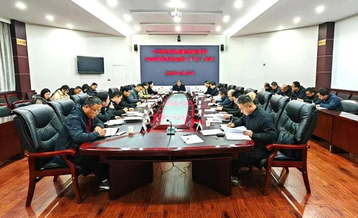 合阳县召开2025年第五次政法委员会全委（扩大）会议。