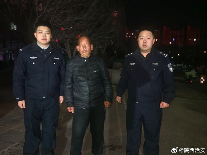 合阳民警帮助走失老人找到家人。