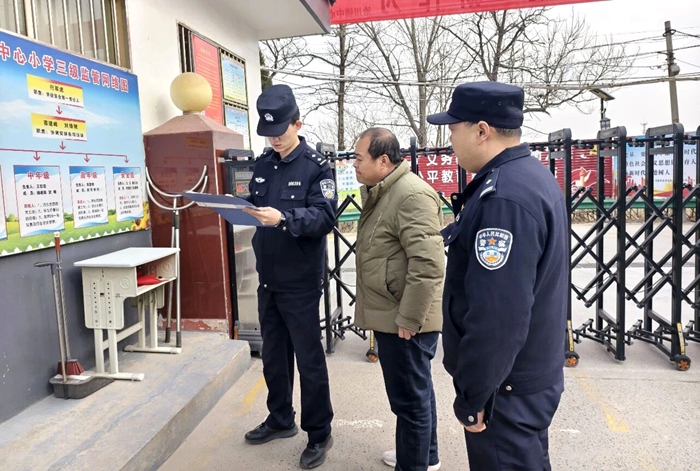 合阳县公安局洽川派出所持续深化“金盾护苗”专项行动。