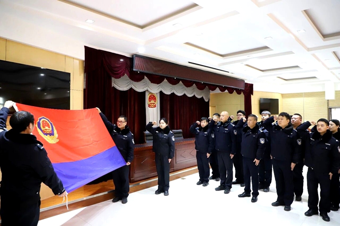 潼关法院开展第六个中国人民警察节庆祝活动。 潼关法院开展第六个中国人民警察节庆祝活动。