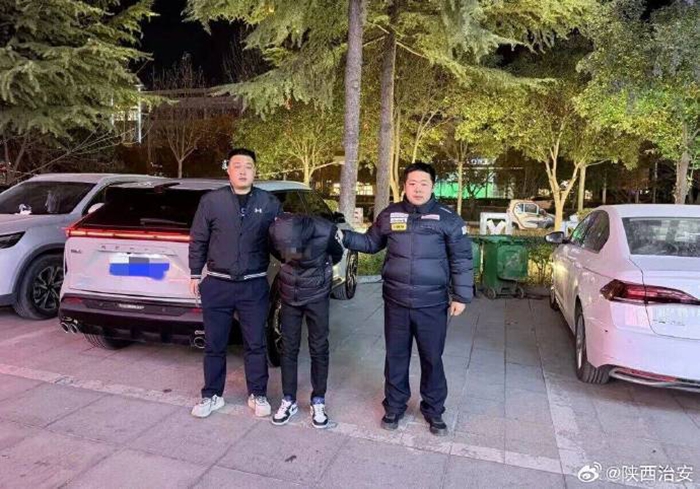 合阳公安破获一起车内财物被盗案。 合阳公安破获一起车内财物被盗案。