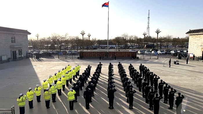 白水公安举行庆祝第六个中国人民警察节升警旗仪式。 白水公安举行庆祝第六个中国人民警察节升警旗仪式。