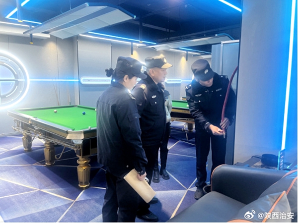 韩城公安在辖区开展行业场所安全检查。