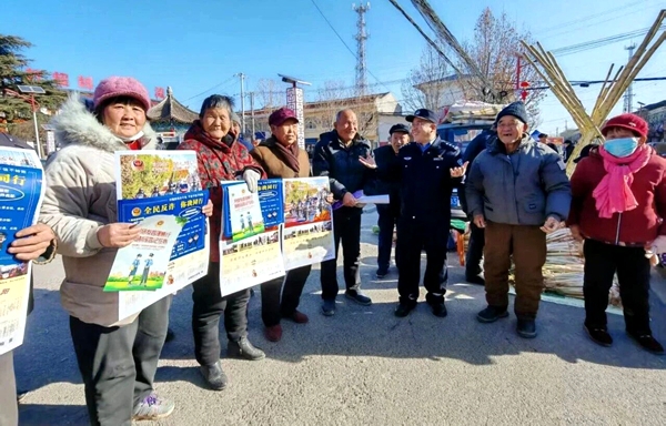 合阳公安开展集中宣传活动为群众送上实用安全知识。