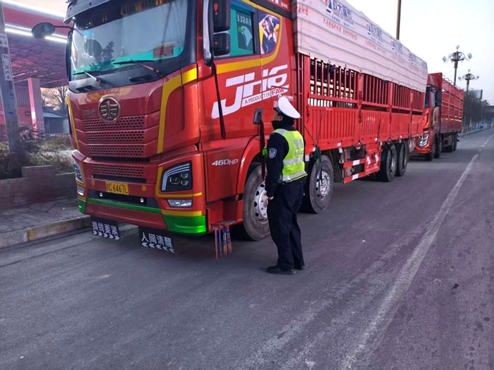 白水公安交警扎实开展专项整治。 白水公安交警扎实开展专项整治。