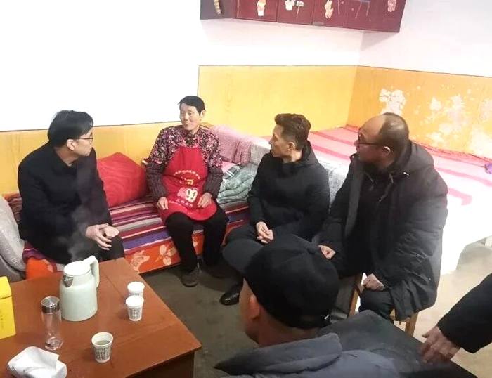 韩城法院党组书记、院长徐天宝带队深入包联村组和企业开展走访调研。 韩城法院党组书记、院长徐天宝带队深入包联村组和企业开展走访调研。