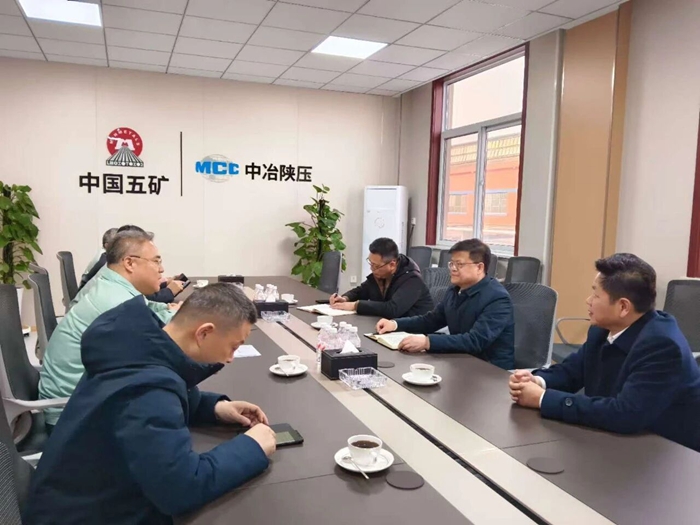 赵进轩深入富平县开展“送政策、优服务”“送温暖、办实事”活动。 赵进轩深入富平县开展“送政策、优服务”“送温暖、办实事”活动。