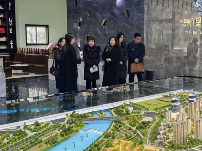 临渭区司法局开展“送政策、优服务”活动。 临渭区司法局开展“送政策、优服务”活动。