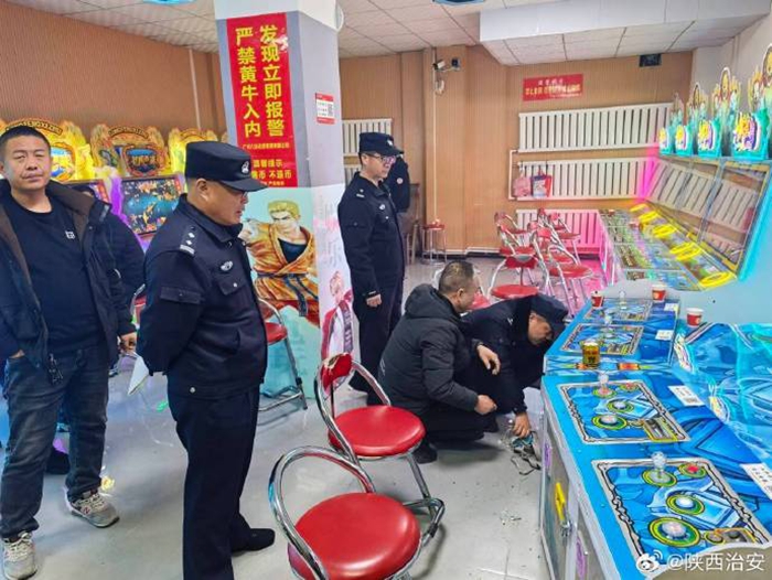 合阳公安对行业场所开展突击检查。 合阳公安对行业场所开展突击检查。