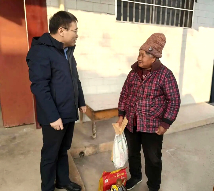 渭南市检察院赴解放村开展新春慰问活动。 渭南市检察院赴解放村开展新春慰问活动。