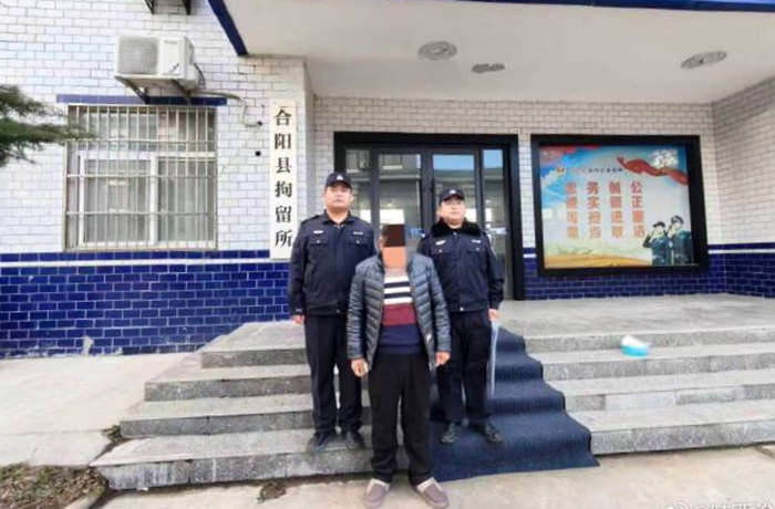 合阳公安九龙派出所查处一起殴打他人案。 合阳公安九龙派出所查处一起殴打他人案。