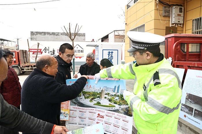 “春运模式”启动，渭南公安交警全力守护群众平安回家路。
