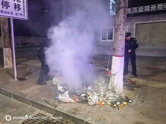 富平民警突遇火情，快速处置护安全。