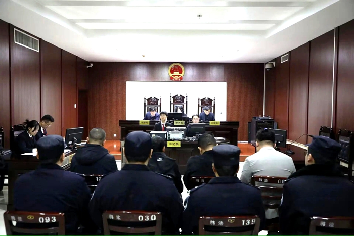 韩城市人民检察院提起公诉一起涉黄河非法采矿案公开审理。