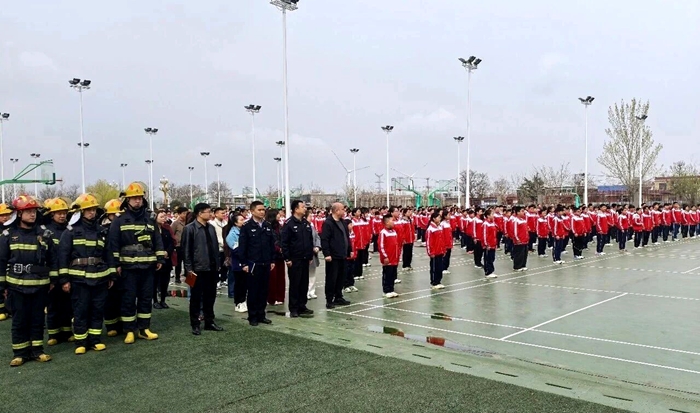 潼关公安开展“金盾护苗”法治宣传与消防安全教育专项行动.