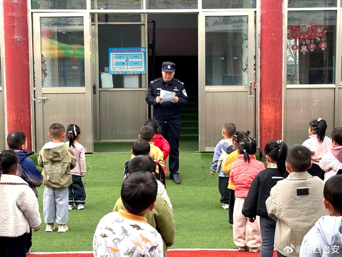 合阳公安洽川派出所开展防拐演练。