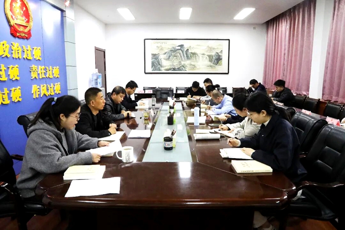 渭南市人民检察院“习思检悟”青年干警政治理论学习小组开展交流活动。