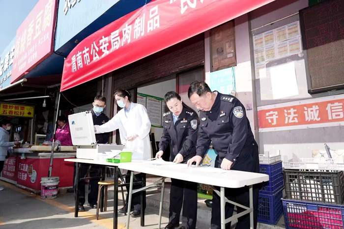 市公安局环食药侦支队开展肉制品“民送我检”主题活动.