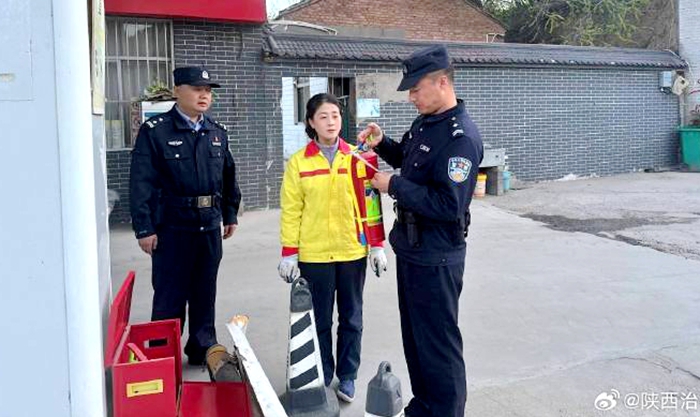 合阳洽川派出所组织民警对辖区重点行业场所开展节前安全检查。