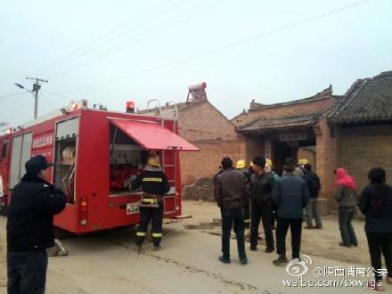 1月5日，寺前派出所民警在工作中得知辖区内一群众家中厨房着火，且厨房内有煤气罐，情况紧急。寺前派出所立即联系消防中队火速赶往现场，维持现场秩序，疏散围观群众，配合消防员将厨房内的煤气罐取出，十多分钟后，成功将大火扑灭，消除安全隐患。。