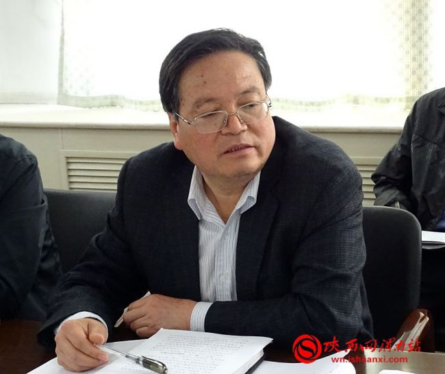 副书记贾重新作总结讲话。陕西网渭南站记者 王丽华 摄