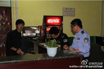 渭南市临渭区下邽所对辖区进行治安大清查，集中清查行业场所是否存在安全隐患、是否存在赌博吸毒，消防设施是否齐全等。