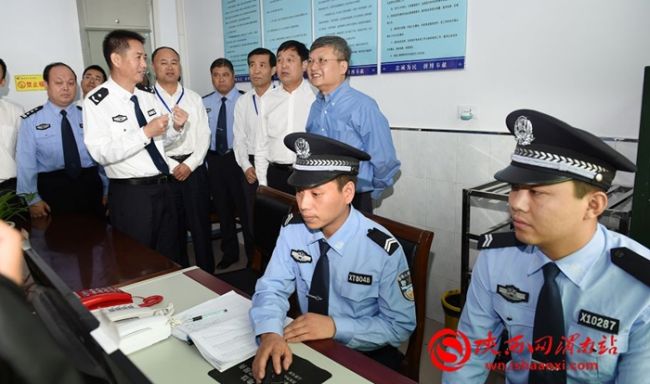 9月16日，省委常委、省委政法委书记祝列克到韩城市，就平安建设、政法维稳等工作进行调研。渭南市委副书记、政法委书记王春阳，韩城市市委书记、市人大常委会主任杨炳拓，市委常委、常务副市长张海乾，市委常委、政法委书记张喜随同调研。记者杨青山摄