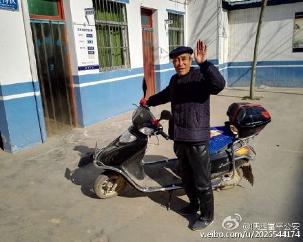 富平县宫里派出所坚持集会期间在单位内外空闲区域无偿让群众停放摩托车、电动车，受到辖区群众好评。